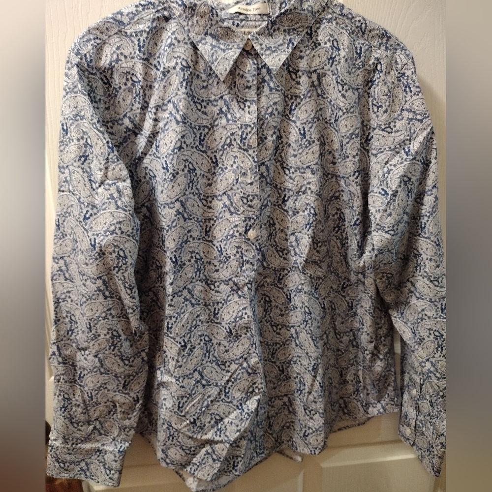 Women's button down - Picture 3 of 5